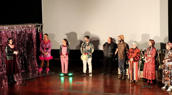 Na noite de sábado a cultura, nomeadamente o Teatro, regressou ao auditório municipal de Santa Marta de Penaguião.