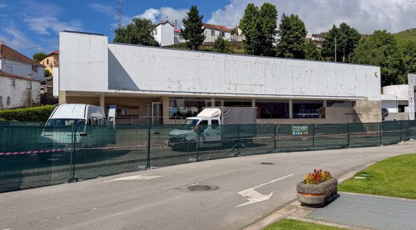Arrancaram as obras de requalificação do Auditório Municipal.